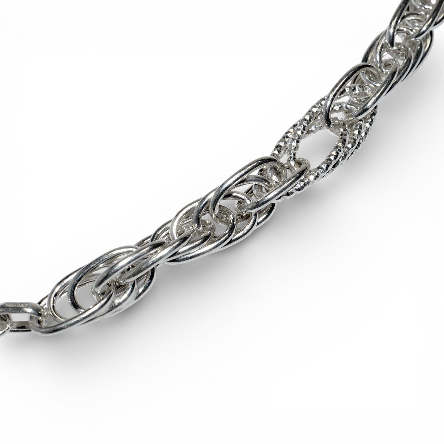 Women's Twisted Bracelet in 925 Silver